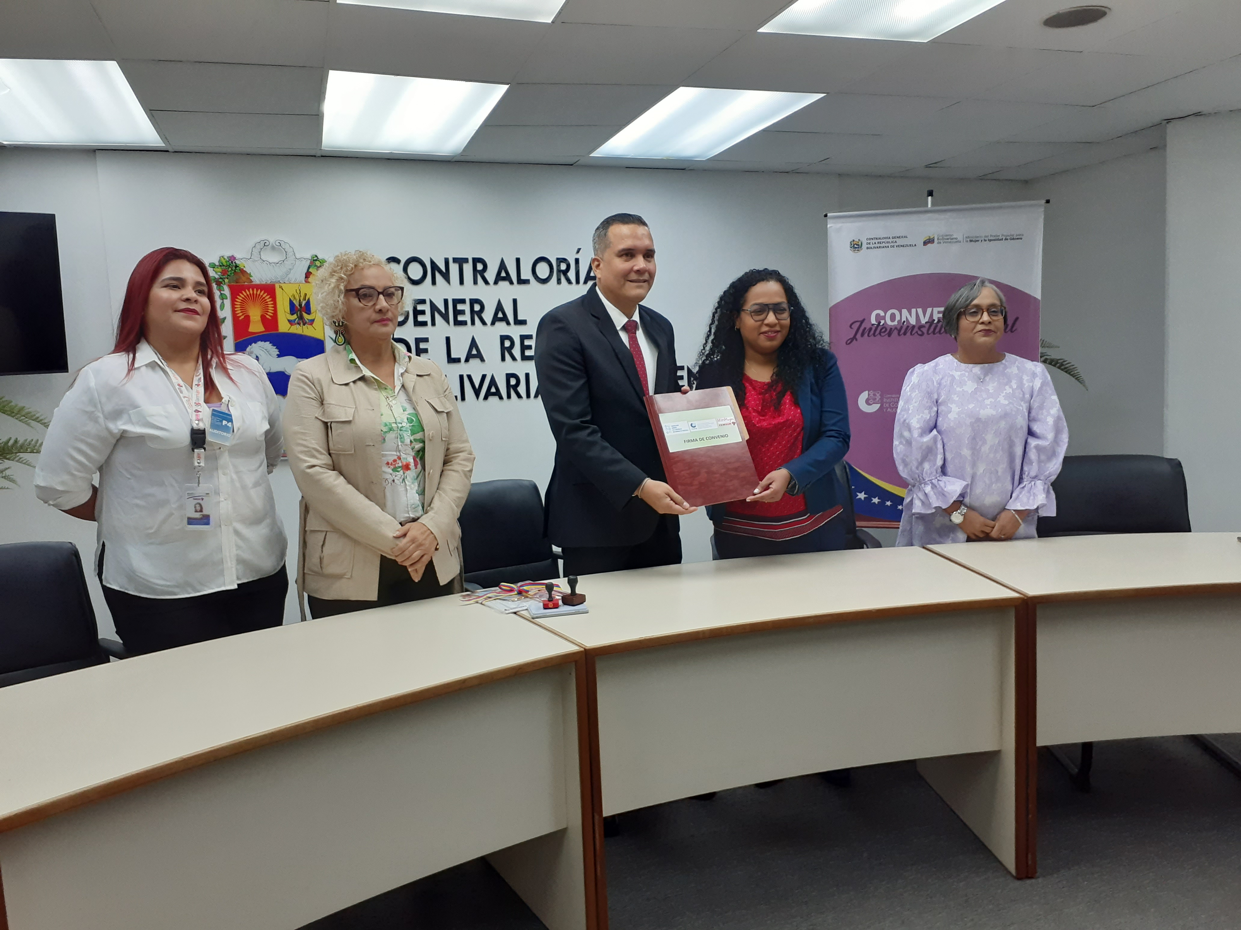 Femsur y COFAE firman alianza con perspectiva feminista en la lucha contra la corrupción